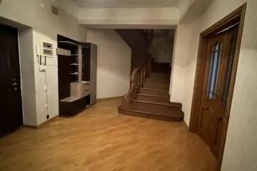 Aylıq Kirayə Yeni Tikili Heydər əliyev Mərkəzində