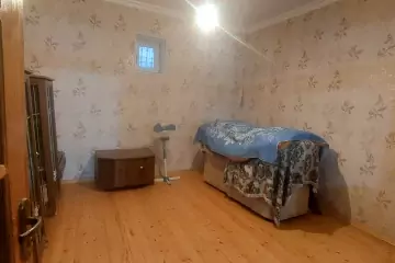 Satılır Həyət Evi Binədə