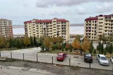 Satılır Yeni Tikili Masazırda