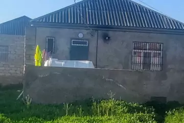 Satılır Həyət Evi Binədə