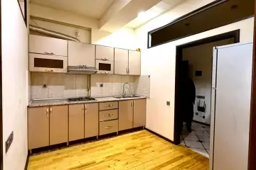 Satılır Yeni Tikili 8-ci Kilometrdə