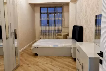 Satılır Yeni Tikili Qələbə Residence Yaşayış Kompleksida