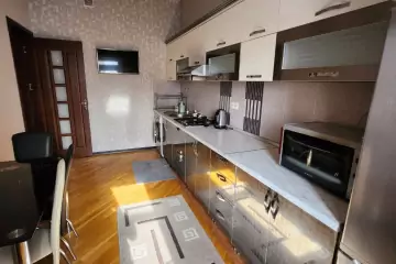 Aylıq Kirayə Yeni Tikili Beşmərtəbədə