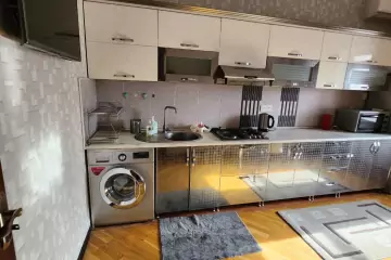 Aylıq Kirayə Yeni Tikili Beşmərtəbədə