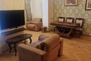 Satılır Köhnə Tikili Yasamalda