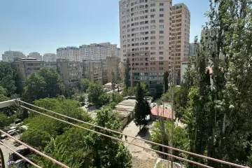 Satılır Köhnə Tikili Elmler Akademiyasıda