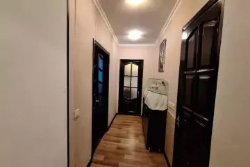 Satılır Köhnə Tikili Elmler Akademiyasıda