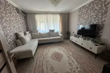 Satılır Köhnə Tikili Elmler Akademiyasıda