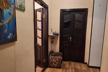 Satılır Köhnə Tikili Elmler Akademiyasıda