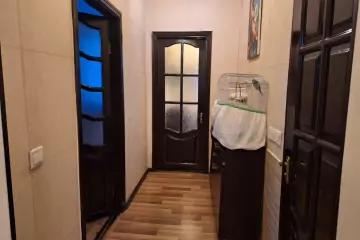 Satılır Köhnə Tikili Elmler Akademiyasıda