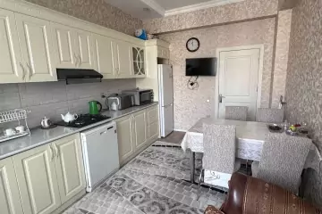 Satılır Yeni Tikili Yeni Yasamalda