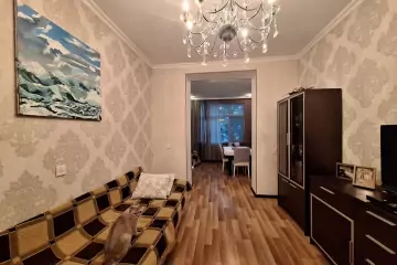 Satılır Köhnə Tikili Elmler Akademiyasıda