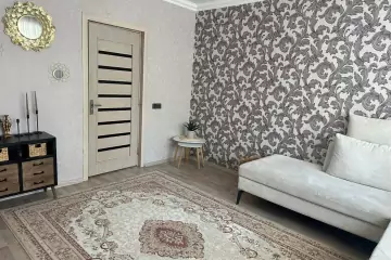Satılır Köhnə Tikili Elmler Akademiyasıda