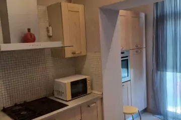Aylıq Kirayə Köhnə Tikili 28 May Metrosu ətrafında