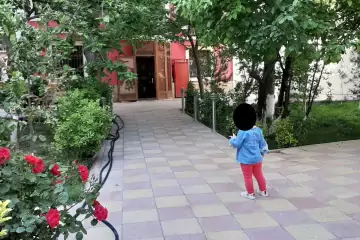 Satılır Həyət Evi Bakı Kinoteatrıda