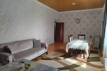 Satılır Həyət Evi Sarayda