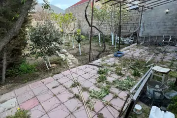 Satılır Həyət Evi Zabrat Qəsəbəsida