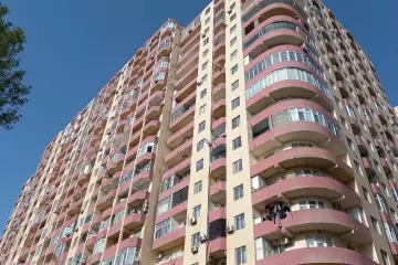 Satılır Yeni Tikili Bakı Kinoteatrıda