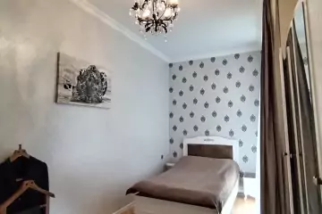 Satılır Yeni Tikili 1-ci Mikrorayonda