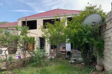 Satılır Həyət Evi Savalan Qəsəbəsida