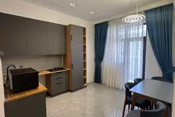 Satılır Yeni Tikili Ağ şəhər Kompleksində
