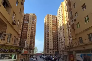 Satılır Yeni Tikili Bakı Kinoteatrıda