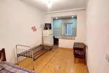 Satılır Köhnə Tikili 8-ci Kilometrdə