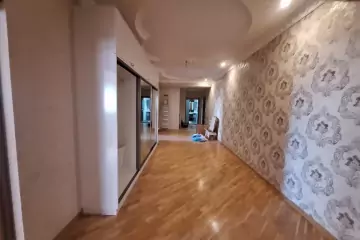 Satılır Yeni Tikili Elmler Akademiyasıda