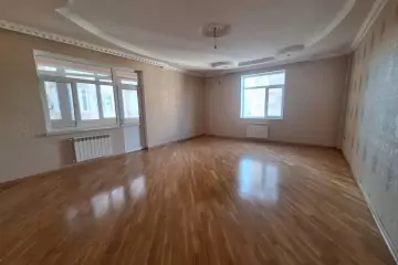 Satılır Yeni Tikili Elmler Akademiyasıda