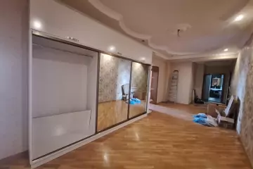 Satılır Yeni Tikili Elmler Akademiyasıda