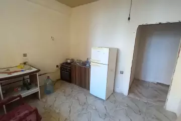 Satılır Yeni Tikili Bakı Kinoteatrıda