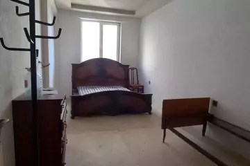Satılır Yeni Tikili Bakı Kinoteatrıda