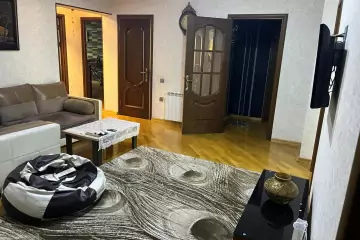 Satılır Yeni Tikili şərq Bazarında