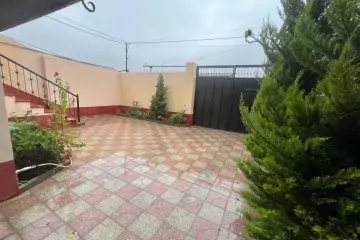 Satılır Həyət Evi Qaraçuxurda