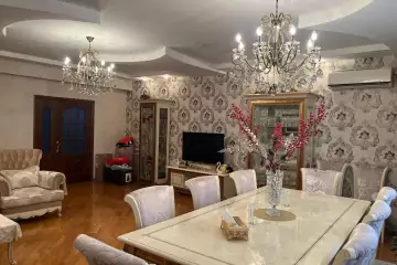 Satılır Yeni Tikili şərq Bazarında