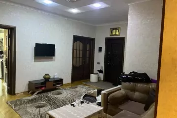 Satılır Yeni Tikili şərq Bazarında