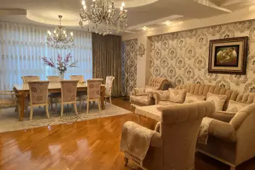 Satılır Yeni Tikili şərq Bazarında