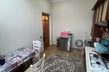 Satılır Həyət Evi Qaraçuxurda