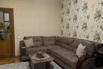 Satılır Köhnə Tikili 7-ci Mikrorayonda