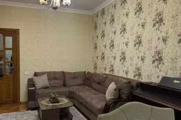 Satılır Köhnə Tikili 7-ci Mikrorayonda