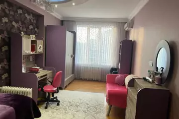 Satılır Yeni Tikili şərq Bazarında