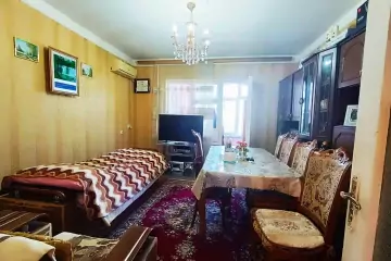 Satılır Köhnə Tikili 8-ci Kilometrdə