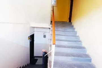 Satılır Köhnə Tikili 8-ci Kilometrdə