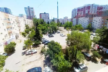 Satılır Köhnə Tikili 8-ci Kilometrdə
