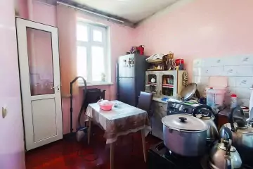 Satılır Köhnə Tikili 8-ci Kilometrdə