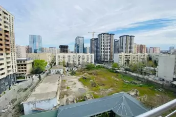 Satılır Yeni Tikili Ağ şəhər Kompleksində