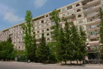 Satılır Köhnə Tikili 4-cü Mikrorayonda