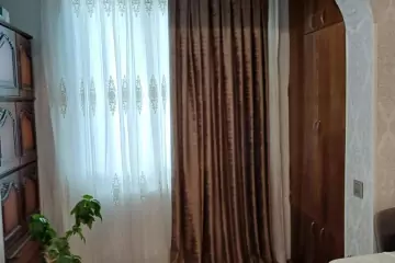 Satılır Köhnə Tikili 4-cü Mikrorayonda