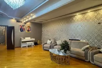 Satılır Yeni Tikili Ağ şəhər Kompleksində
