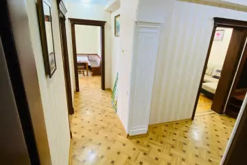 Satılır Yeni Tikili Ağ şəhər Kompleksində